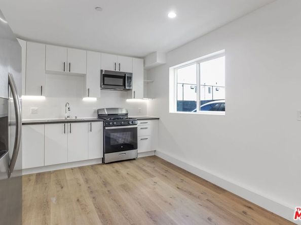 10821 Hartsook Street, North Hollywood CA 91601