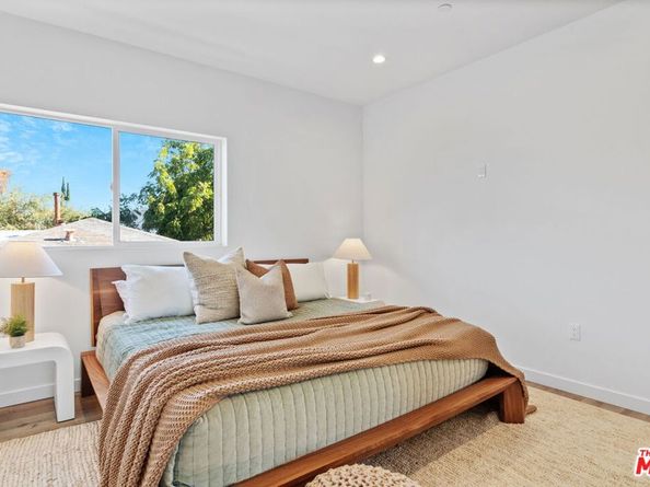 10821 Hartsook Street, North Hollywood CA 91601