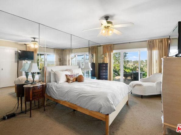 15570 Briarwood Drive, Sherman Oaks CA 91403