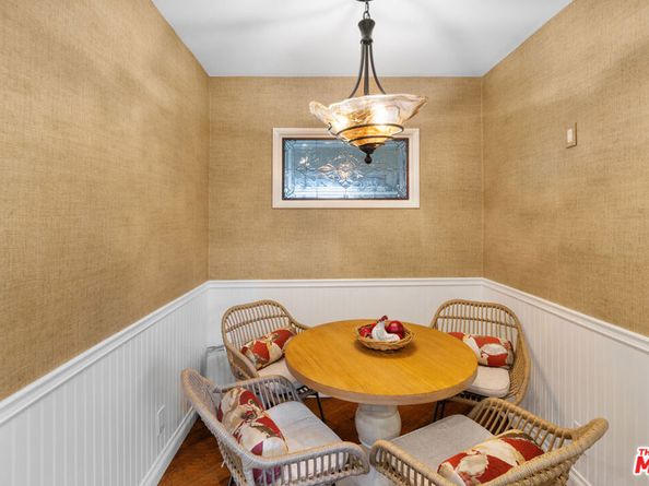 15570 Briarwood Drive, Sherman Oaks CA 91403