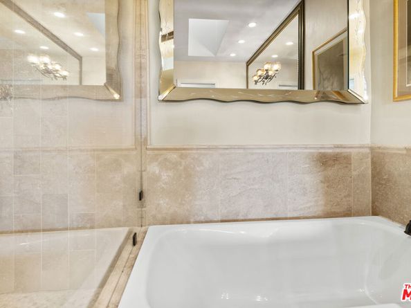 15570 Briarwood Drive, Sherman Oaks CA 91403