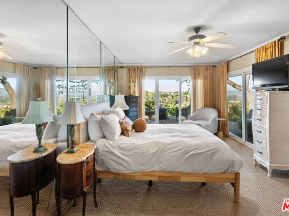 15570 Briarwood Drive, Sherman Oaks CA 91403