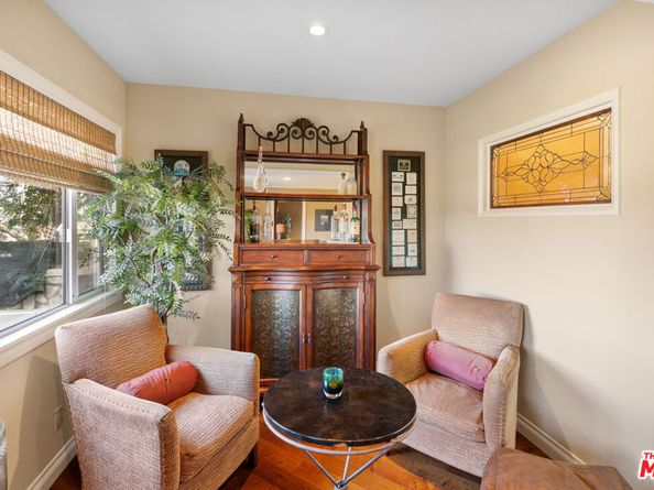 15570 Briarwood Drive, Sherman Oaks CA 91403