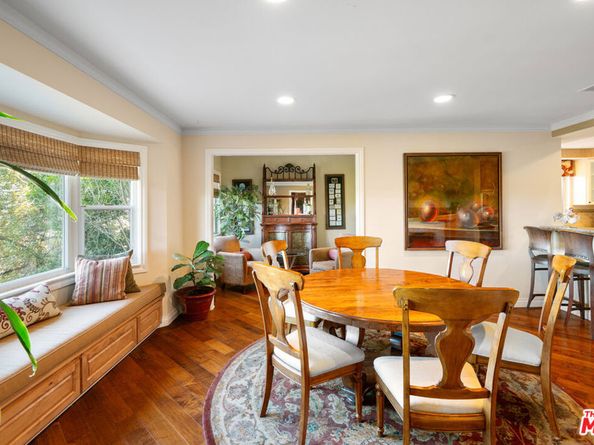 15570 Briarwood Drive, Sherman Oaks CA 91403