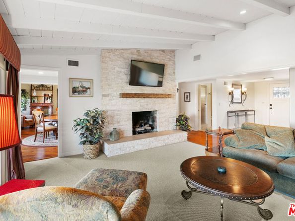 15570 Briarwood Drive, Sherman Oaks CA 91403