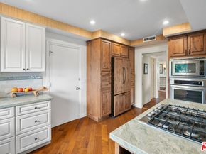 15570 Briarwood Drive, Sherman Oaks CA 91403