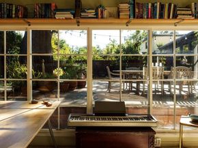 4244 Bluebell Avenue, Studio City CA 91604