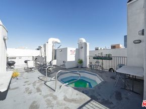 525 S Berendo Street 405, Los Angeles CA 90020