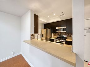 525 S Berendo Street 405, Los Angeles CA 90020