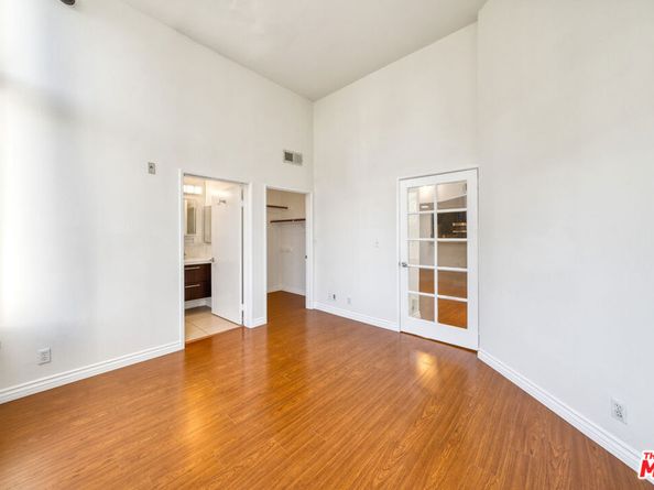 525 S Berendo Street 405, Los Angeles CA 90020