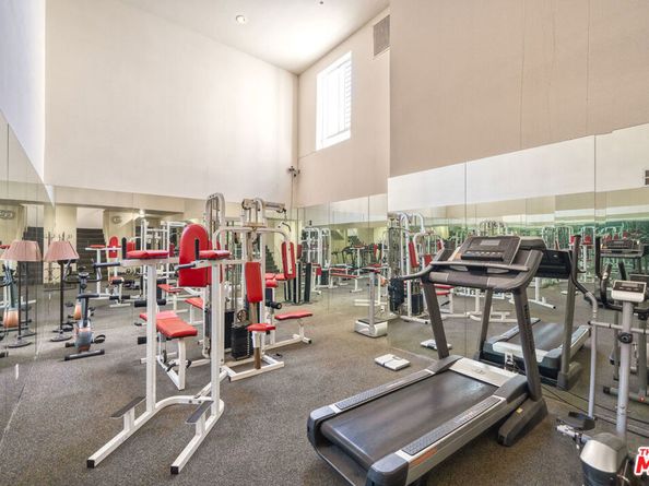 525 S Berendo Street 405, Los Angeles CA 90020