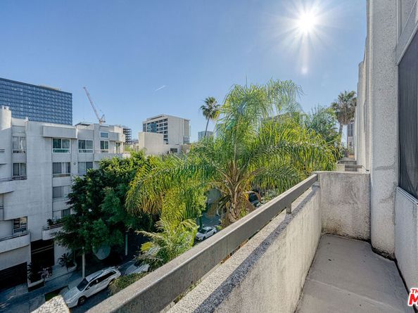 525 S Berendo Street 405, Los Angeles CA 90020