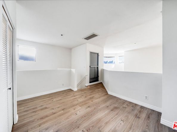 525 S Berendo Street 405, Los Angeles CA 90020