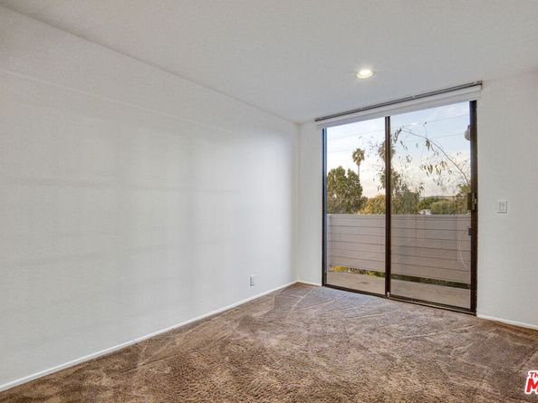 13331 Moorpark Street 352, Sherman Oaks CA 91423