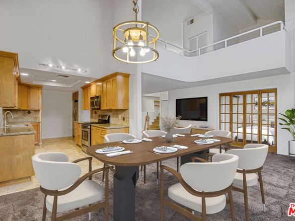 13331 Moorpark Street 352, Sherman Oaks CA 91423