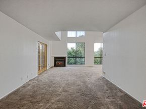 13331 Moorpark Street 352, Sherman Oaks CA 91423