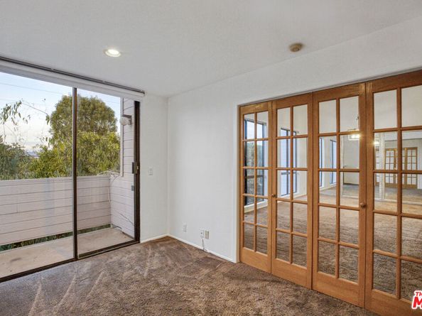 13331 Moorpark Street 352, Sherman Oaks CA 91423