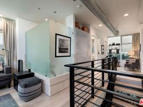 1137 Hacienda Place 104, West Hollywood CA 90069