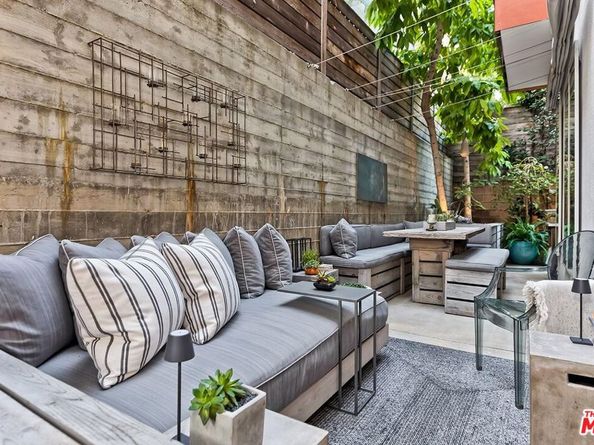 1137 Hacienda Place 104, West Hollywood CA 90069