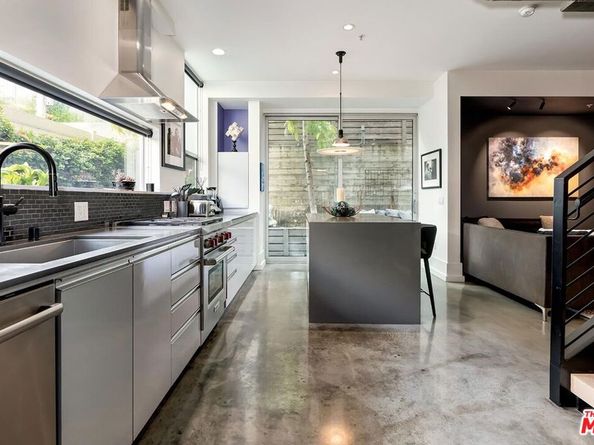 1137 Hacienda Place 104, West Hollywood CA 90069