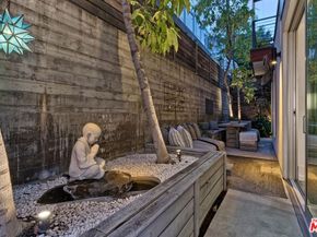 1137 Hacienda Place 104, West Hollywood CA 90069