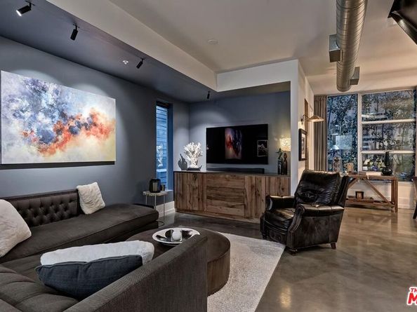 1137 Hacienda Place 104, West Hollywood CA 90069