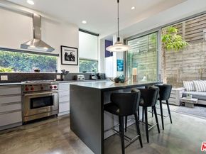 1137 Hacienda Place 104, West Hollywood CA 90069