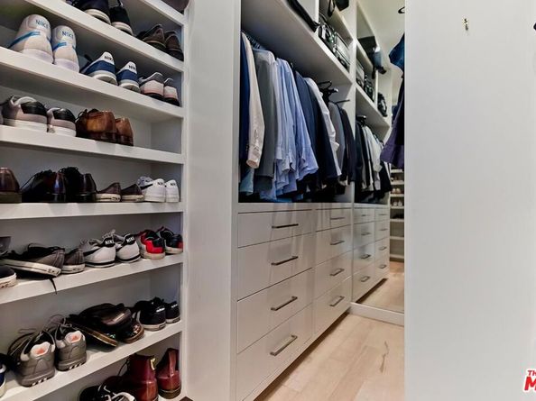 1137 Hacienda Place 104, West Hollywood CA 90069