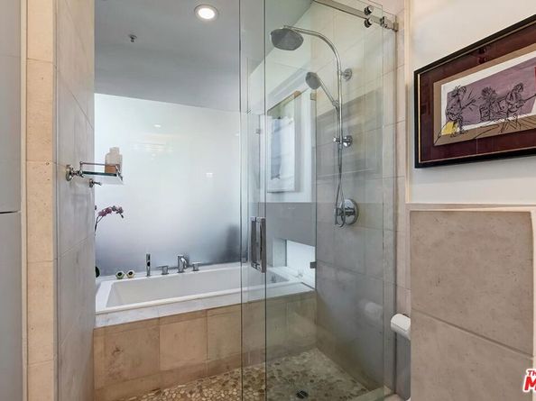 1137 Hacienda Place 104, West Hollywood CA 90069