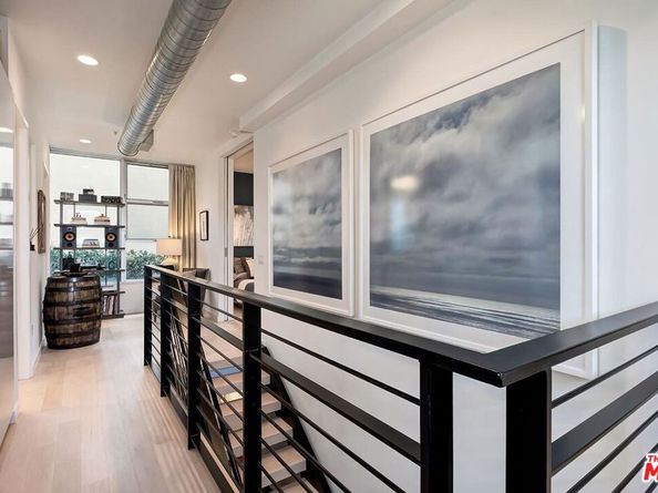 1137 Hacienda Place 104, West Hollywood CA 90069