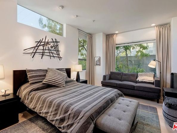 1137 Hacienda Place 104, West Hollywood CA 90069