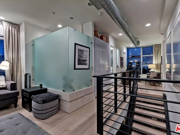 1137 Hacienda Place 104, West Hollywood CA 90069