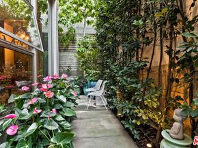 1137 Hacienda Place 104, West Hollywood CA 90069