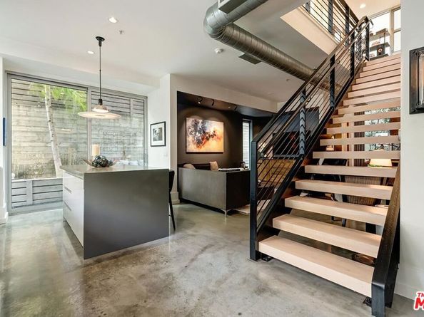 1137 Hacienda Place 104, West Hollywood CA 90069