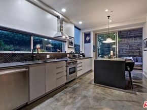 1137 Hacienda Place 104, West Hollywood CA 90069