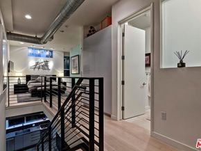 1137 Hacienda Place 104, West Hollywood CA 90069