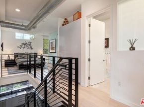 1137 Hacienda Place 104, West Hollywood CA 90069