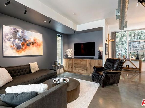 1137 Hacienda Place 104, West Hollywood CA 90069