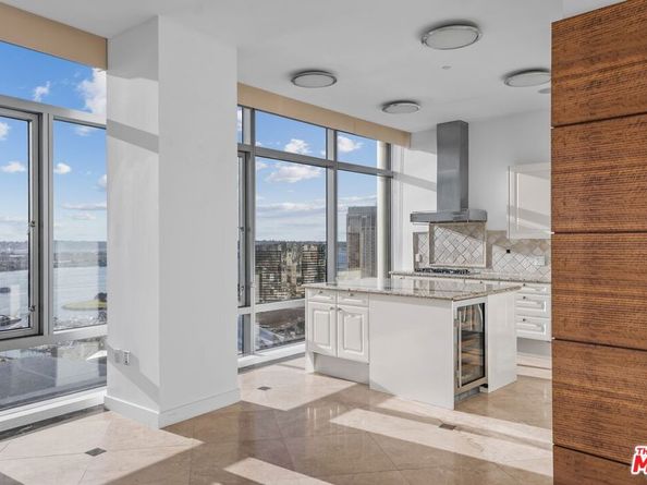 165 6th Avenue 2803, San Diego CA 92101