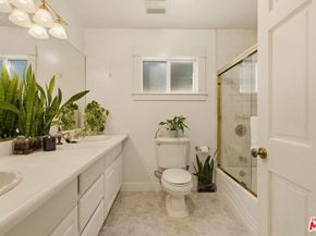 6603 Willoughby Avenue, Los Angeles CA 90038