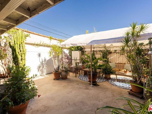 6603 Willoughby Avenue, Los Angeles CA 90038