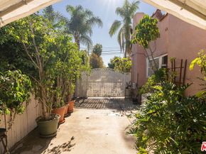 6603 Willoughby Avenue, Los Angeles CA 90038