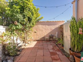 6603 Willoughby Avenue, Los Angeles CA 90038