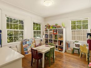 6603 Willoughby Avenue, Los Angeles CA 90038