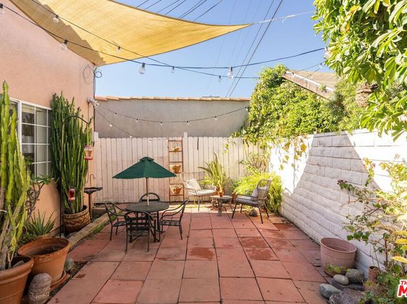 6603 Willoughby Avenue, Los Angeles CA 90038