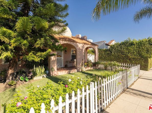 6603 Willoughby Avenue, Los Angeles CA 90038