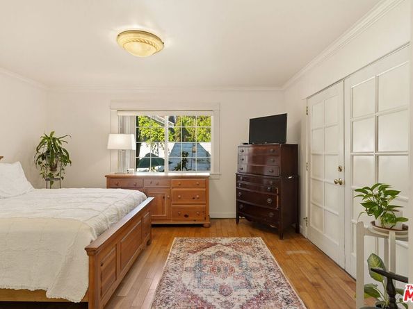 6603 Willoughby Avenue, Los Angeles CA 90038