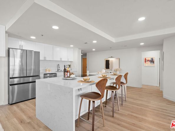 727 S Ardmore Avenue 802, Los Angeles CA 90005