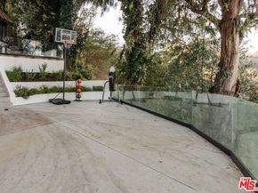 1648 Summitridge Drive, Beverly Hills CA 90210