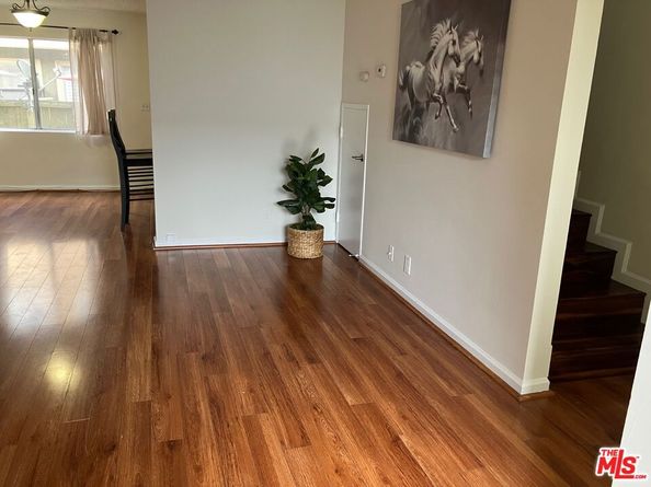 20258 Cohasset Street 4, Winnetka CA 91306